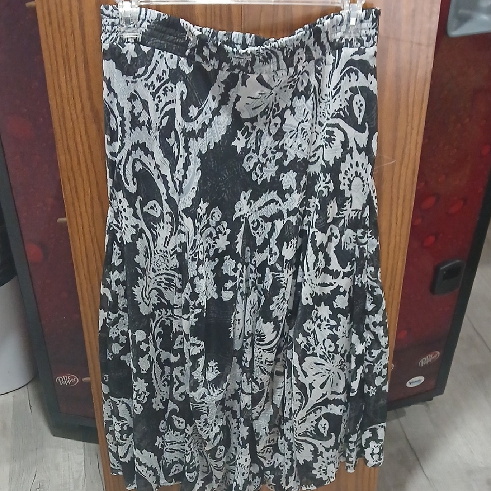 Lapis Black and White A-Line Paisley Skirt